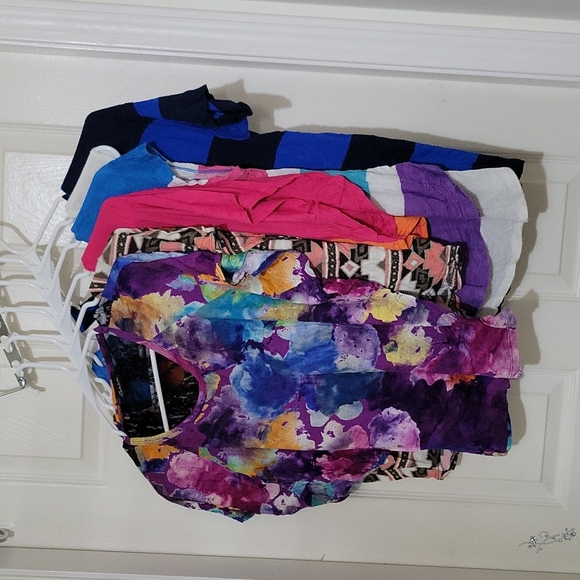 Women's 6 butterfly tops -  Bundle 6 - Picture 2 of 7